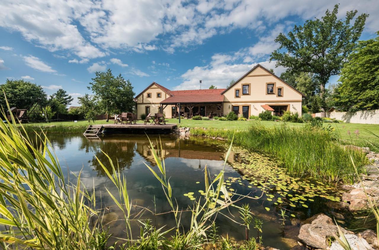 Penzion U Lisky Jarosov nad Nezarkou Exterior foto